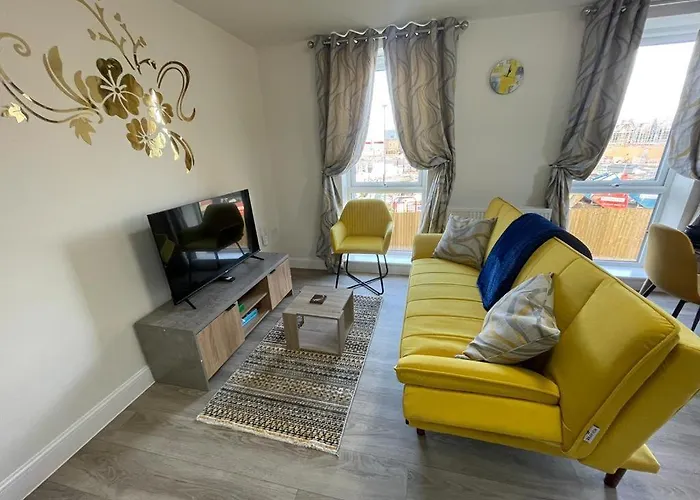 Spacious Apartment In Brooklands