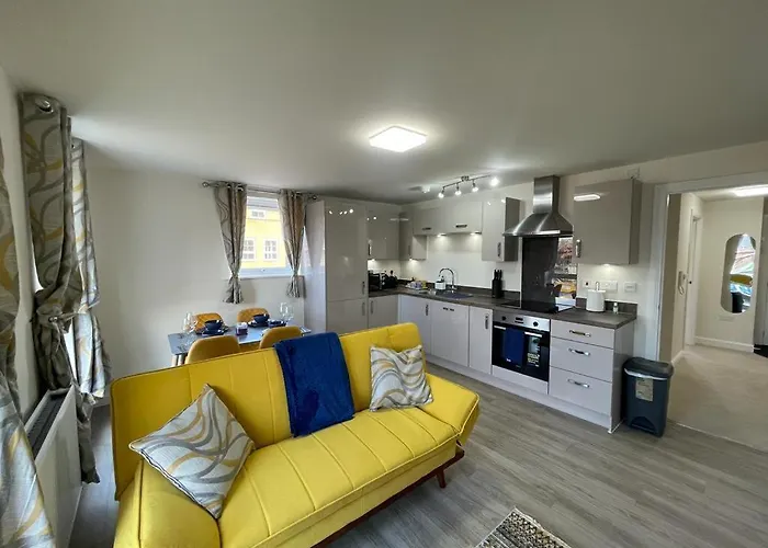 Spacious Apartment In Brooklands