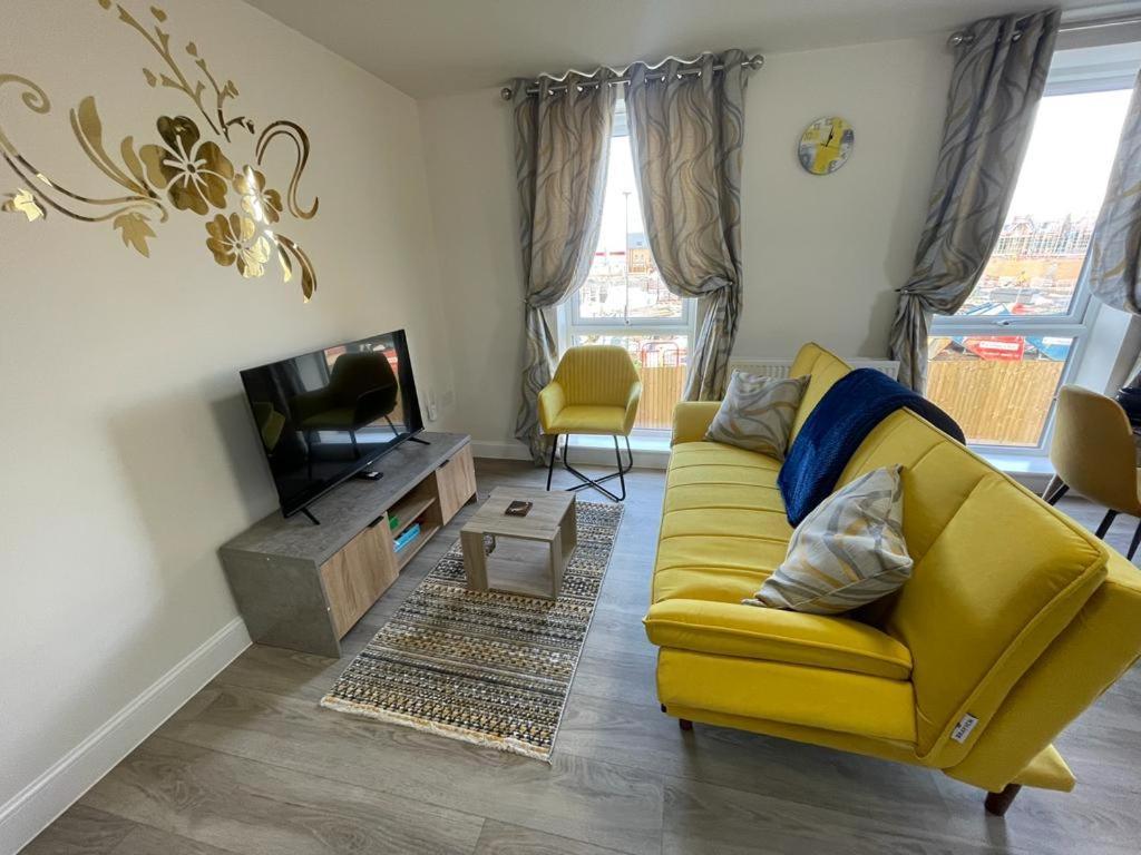 Spacious In Brooklands Milton Keynes